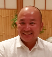 小島秀氏